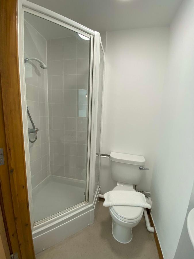 Regency Hall Smart Cheltenham Ensuite Rooms C מראה חיצוני תמונה